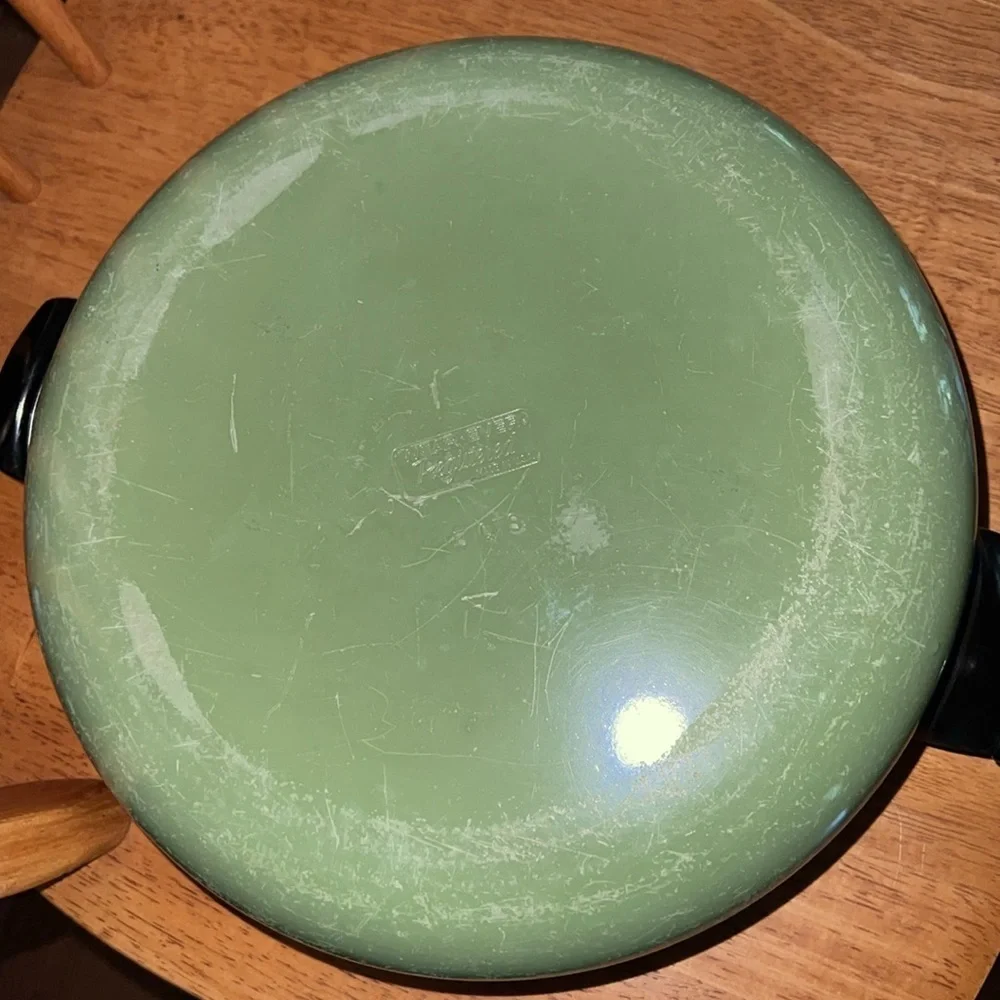 Vintage Wear Ever Avocado Green and Black Retro Cookware Pot 5qt